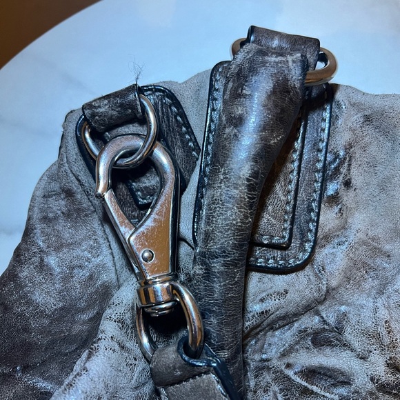 Givenchy Pandora bag in distressed sheepskin leather - Picture 7 of 13